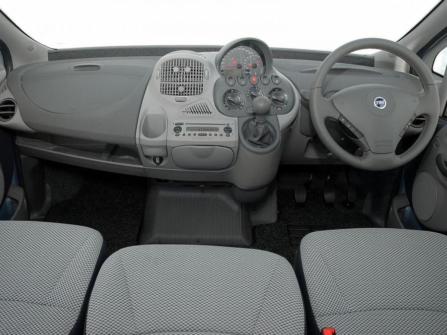  Fiat Multipla 2004 года  (ZA) (фото 4 из 10)